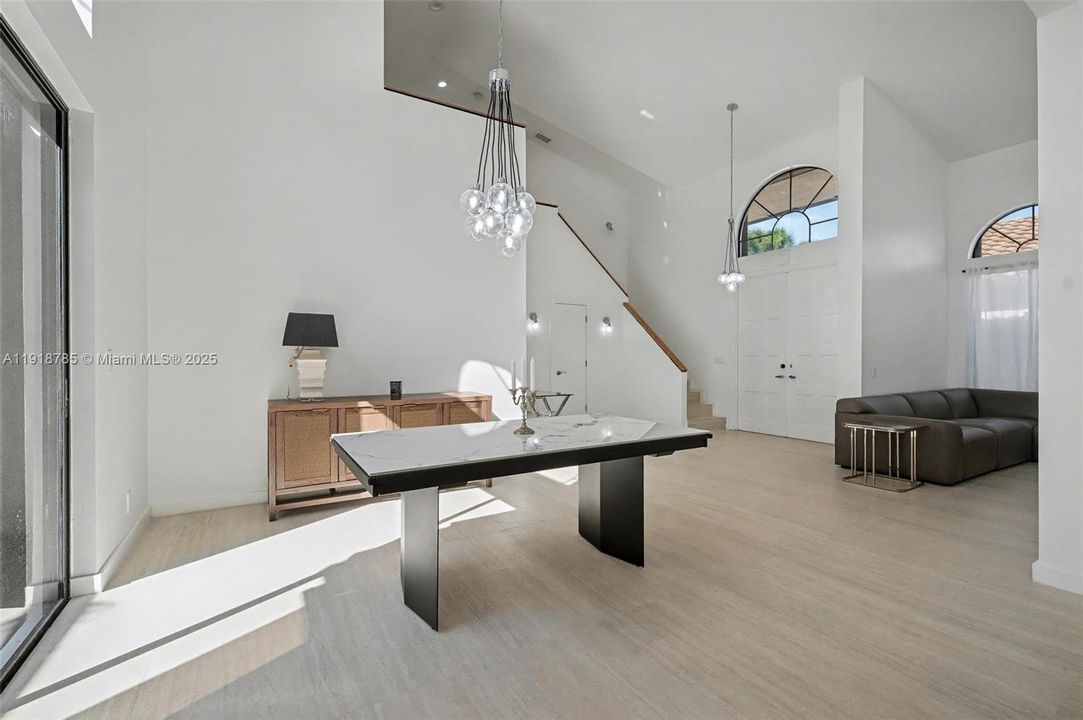 For Sale: $1,100,000 (3 beds, 2 baths, 2310 Square Feet)