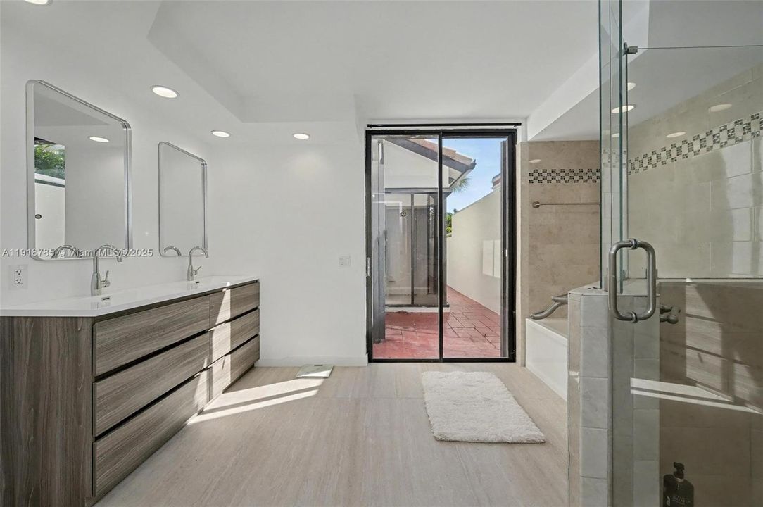 For Sale: $1,100,000 (3 beds, 2 baths, 2310 Square Feet)