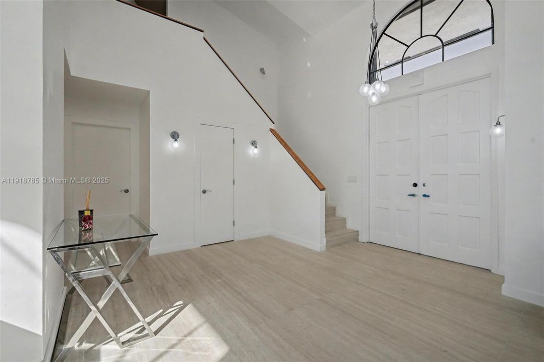 For Sale: $1,100,000 (3 beds, 2 baths, 2310 Square Feet)