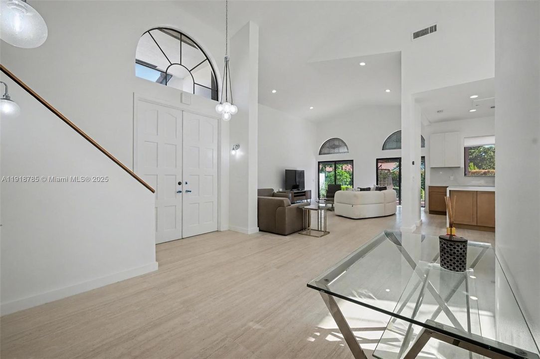 For Sale: $1,100,000 (3 beds, 2 baths, 2310 Square Feet)