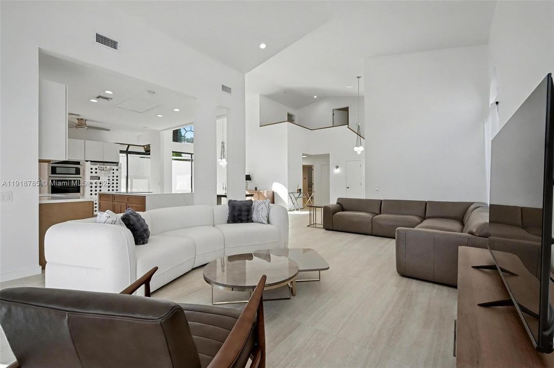 For Sale: $1,100,000 (3 beds, 2 baths, 2310 Square Feet)