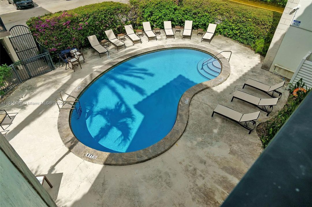 В аренду: $2,800 (2 спален, 2 ванн, 895 Квадратных фут)