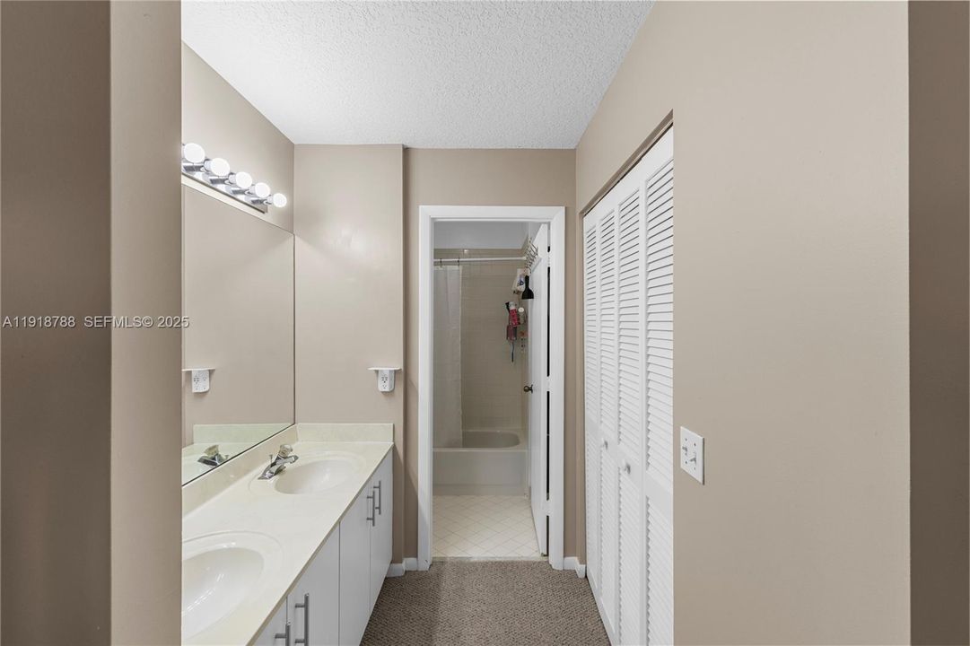 For Sale: $585,000 (3 beds, 2 baths, 1595 Square Feet)