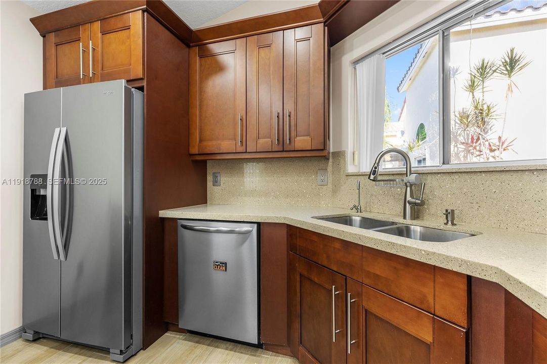 For Sale: $585,000 (3 beds, 2 baths, 1595 Square Feet)