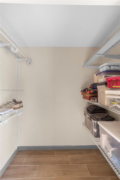 For Sale: $585,000 (3 beds, 2 baths, 1595 Square Feet)