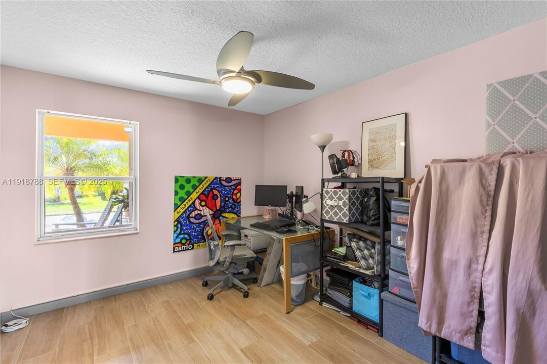 For Sale: $585,000 (3 beds, 2 baths, 1595 Square Feet)