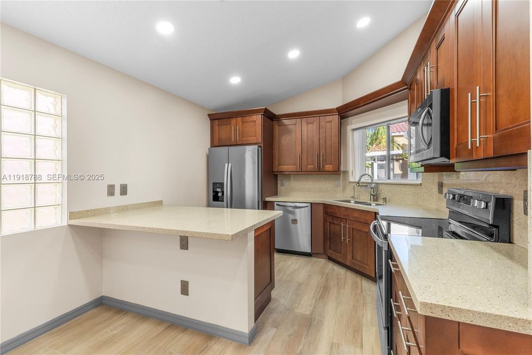 For Sale: $585,000 (3 beds, 2 baths, 1595 Square Feet)