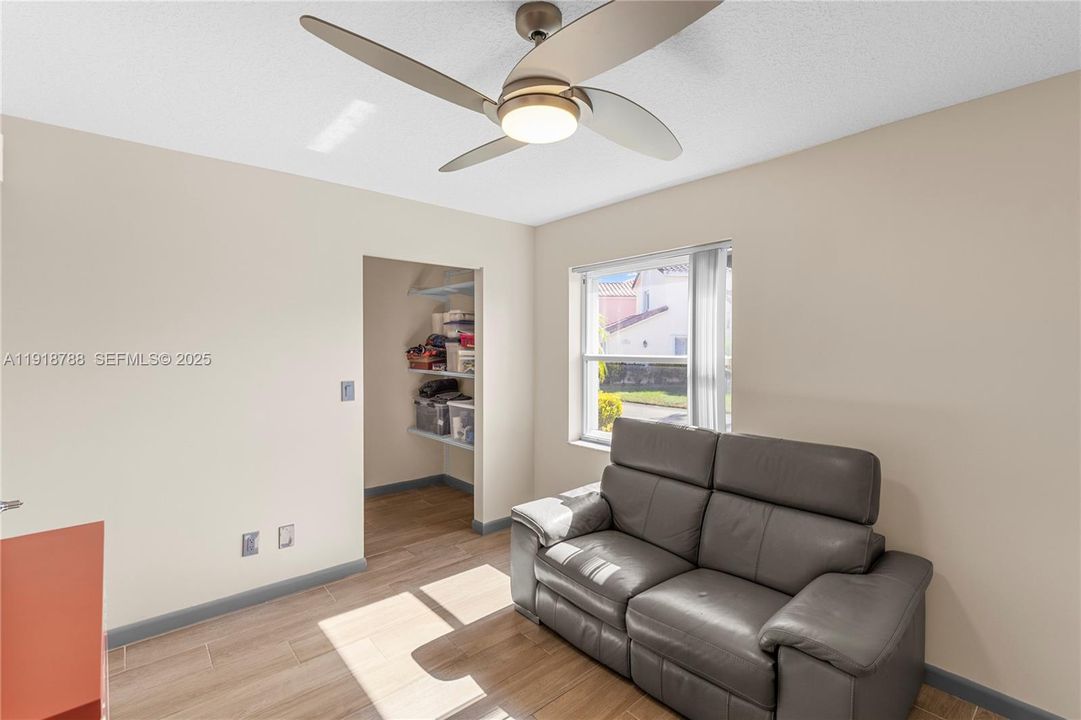 For Sale: $585,000 (3 beds, 2 baths, 1595 Square Feet)