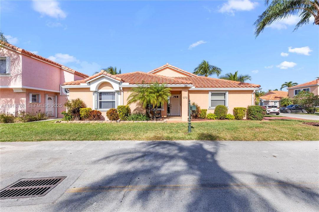 For Sale: $585,000 (3 beds, 2 baths, 1595 Square Feet)