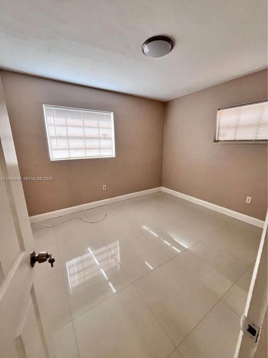 For Rent: $3,500 (3 beds, 2 baths, 1618 Square Feet)