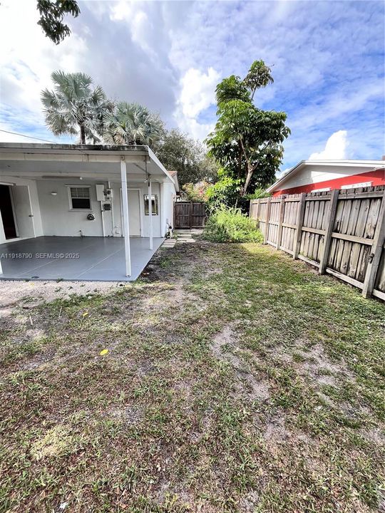 For Rent: $3,500 (3 beds, 2 baths, 1618 Square Feet)