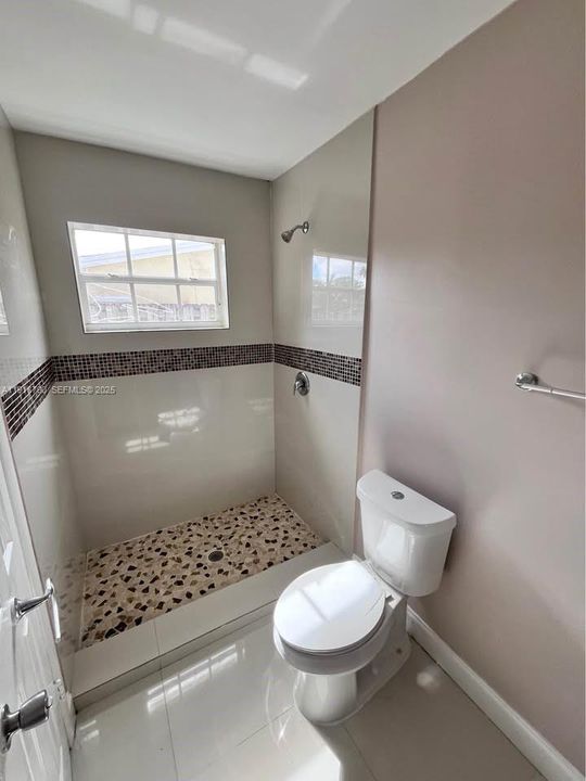 For Rent: $3,500 (3 beds, 2 baths, 1618 Square Feet)