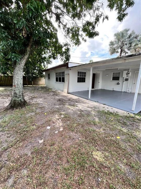 For Rent: $3,500 (3 beds, 2 baths, 1618 Square Feet)