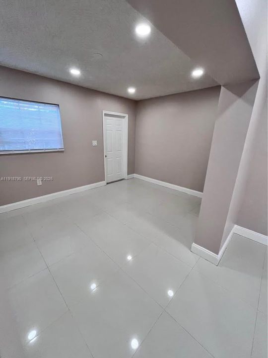 For Rent: $3,500 (3 beds, 2 baths, 1618 Square Feet)