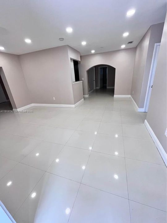 For Rent: $3,500 (3 beds, 2 baths, 1618 Square Feet)