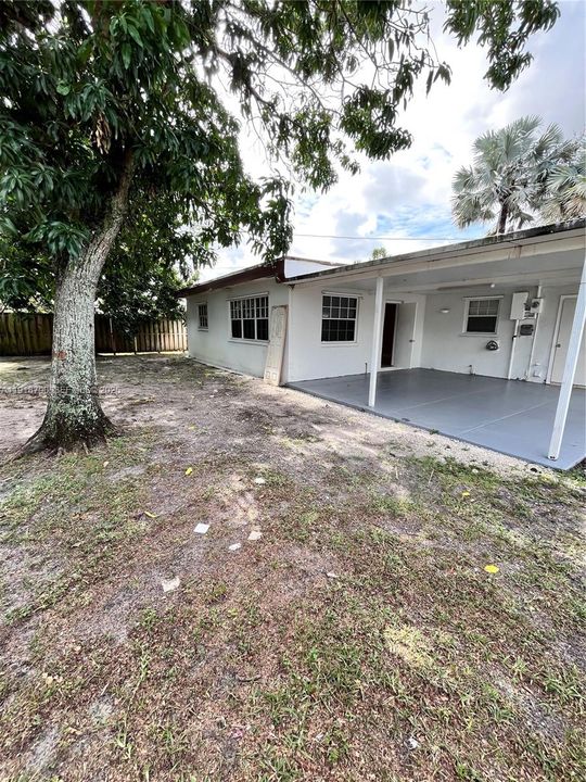 For Rent: $3,500 (3 beds, 2 baths, 1618 Square Feet)