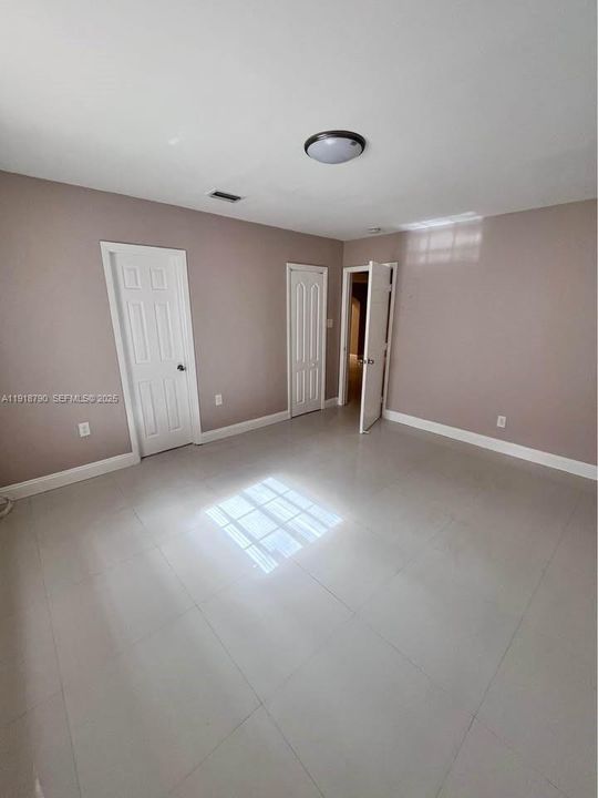 For Rent: $3,500 (3 beds, 2 baths, 1618 Square Feet)