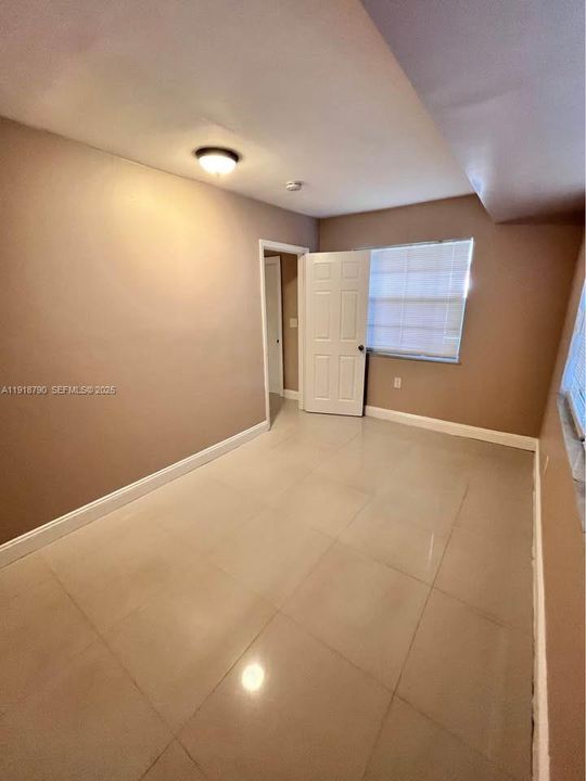 For Rent: $3,500 (3 beds, 2 baths, 1618 Square Feet)