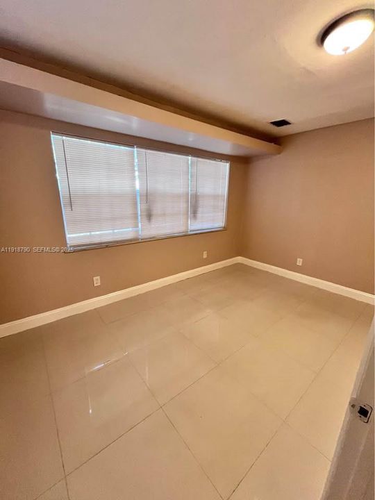 For Rent: $3,500 (3 beds, 2 baths, 1618 Square Feet)