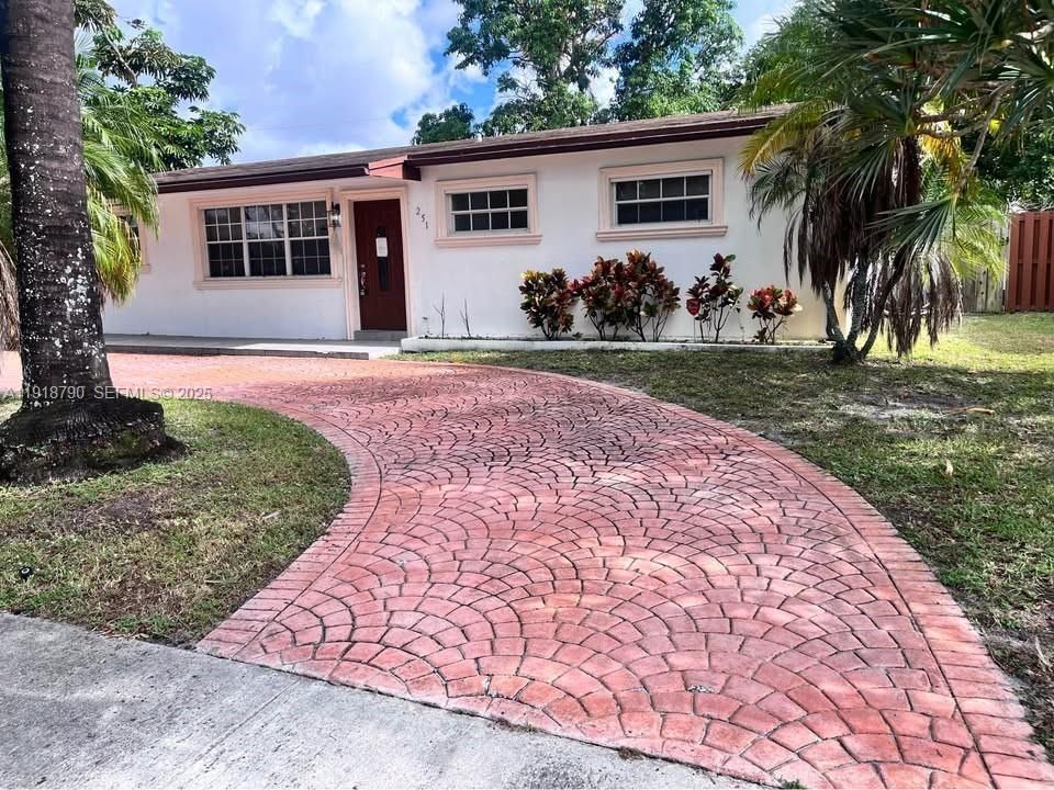 For Rent: $3,500 (3 beds, 2 baths, 1618 Square Feet)