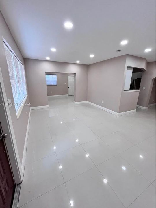 For Rent: $3,500 (3 beds, 2 baths, 1618 Square Feet)