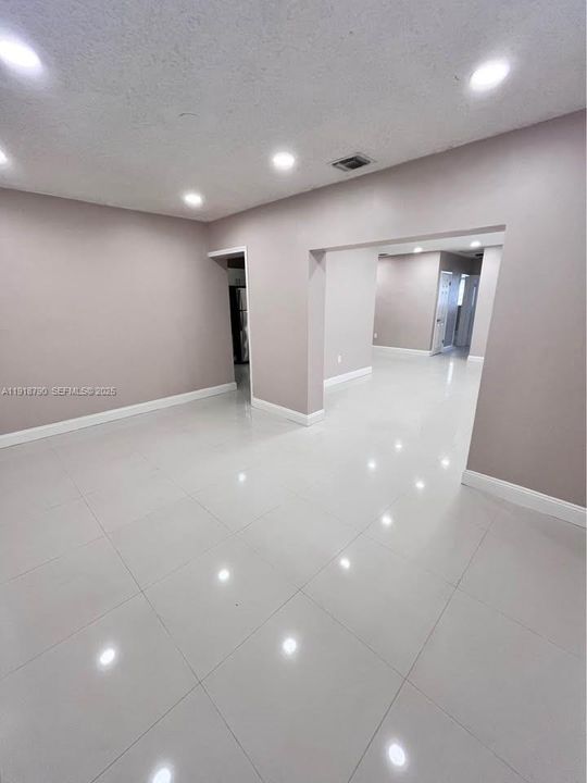 For Rent: $3,500 (3 beds, 2 baths, 1618 Square Feet)