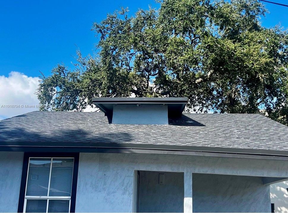 For Sale: $349,900 (2 beds, 1 baths, 530 Square Feet)