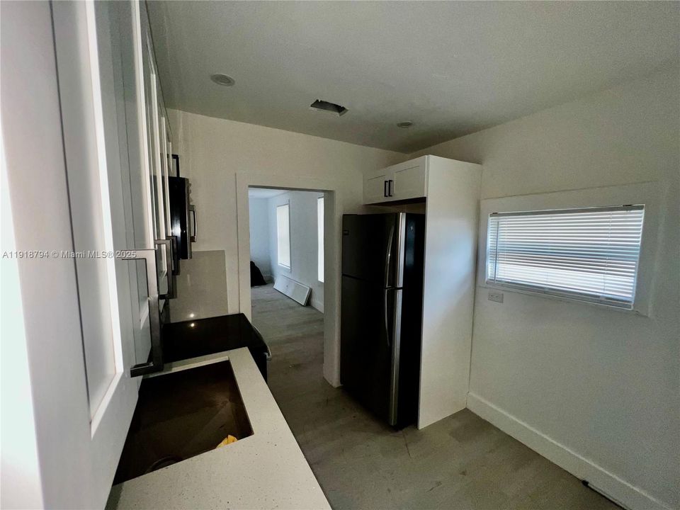 For Sale: $349,900 (2 beds, 1 baths, 530 Square Feet)
