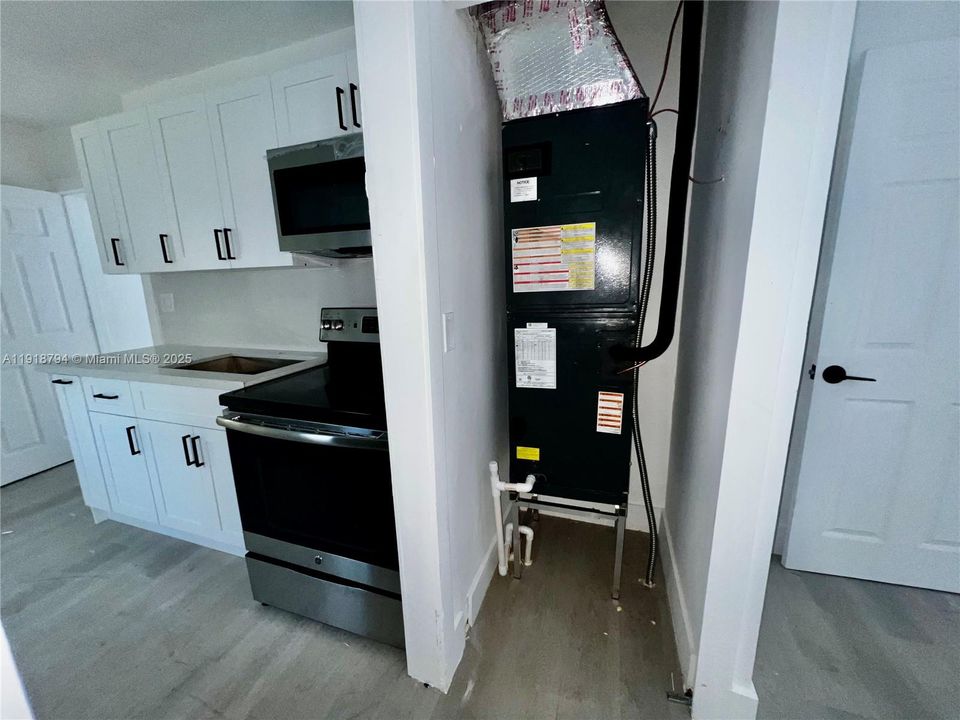 For Sale: $349,900 (2 beds, 1 baths, 530 Square Feet)