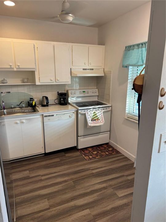 En Venta: $150,000 (2 camas, 2 baños, 990 Pies cuadrados)