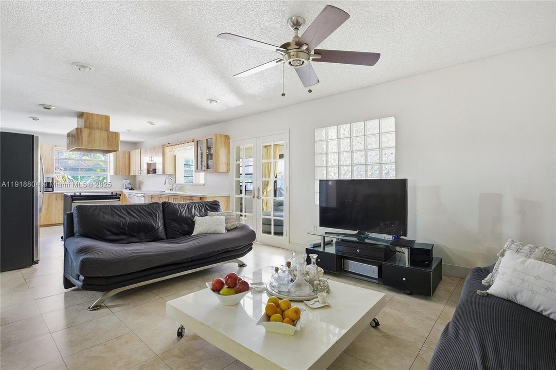 For Sale: $1,498,000 (3 beds, 2 baths, 1748 Square Feet)