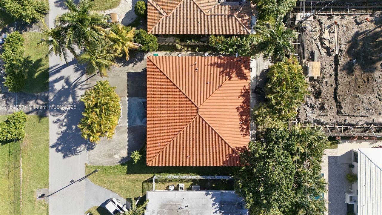 For Sale: $1,498,000 (3 beds, 2 baths, 1748 Square Feet)