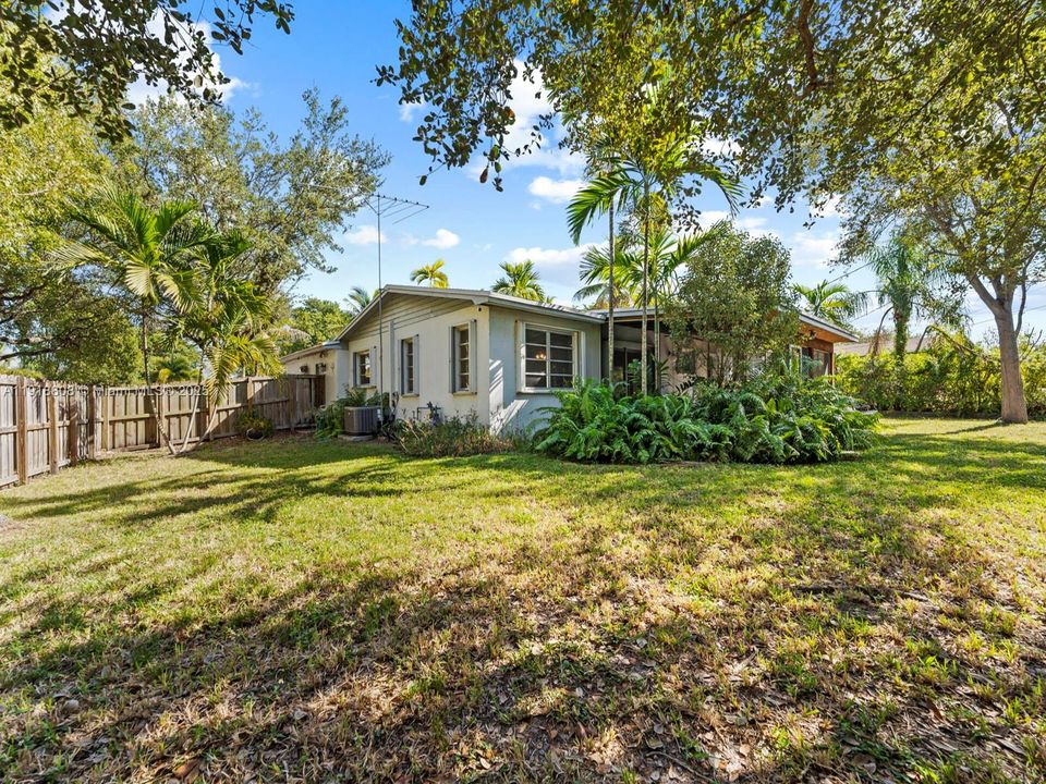 待售: $589,000 (3 贝兹, 2 浴室, 1404 平方英尺)