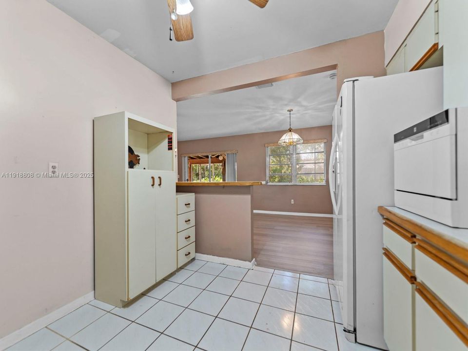 待售: $589,000 (3 贝兹, 2 浴室, 1404 平方英尺)