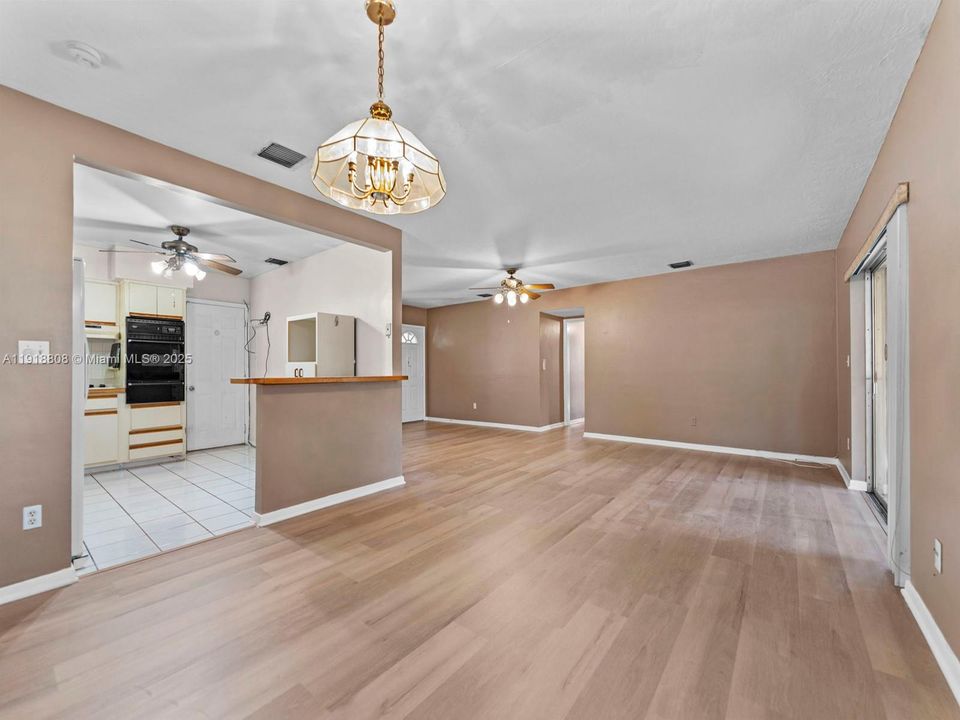 待售: $589,000 (3 贝兹, 2 浴室, 1404 平方英尺)