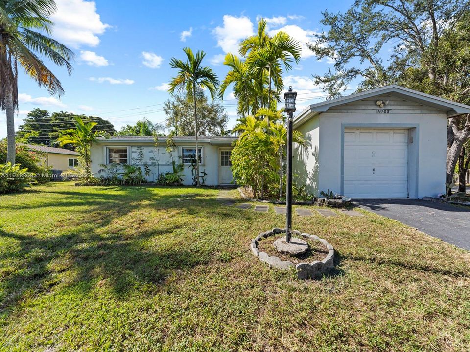 待售: $589,000 (3 贝兹, 2 浴室, 1404 平方英尺)