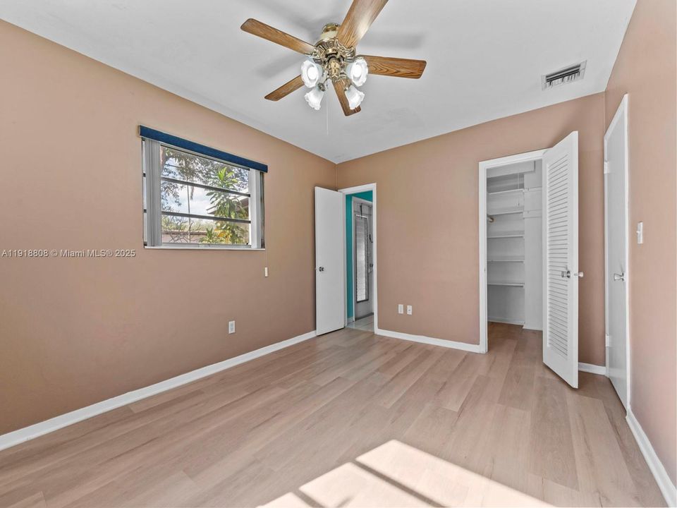 待售: $589,000 (3 贝兹, 2 浴室, 1404 平方英尺)