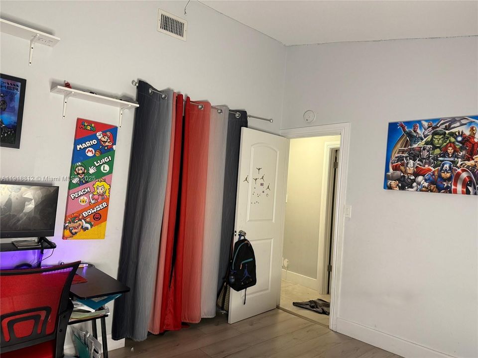 待售: $550,000 (3 贝兹, 2 浴室, 1334 平方英尺)