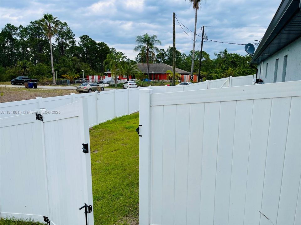 В аренду: $2,500 (3 спален, 2 ванн, 1437 Квадратных фут)