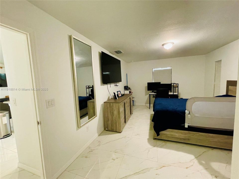 В аренду: $2,500 (3 спален, 2 ванн, 1437 Квадратных фут)