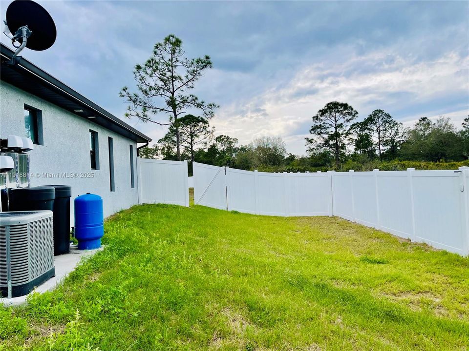 В аренду: $2,500 (3 спален, 2 ванн, 1437 Квадратных фут)