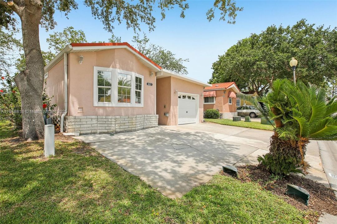 出租: $1,600 (1 贝兹, 2 浴室, 1250 平方英尺)