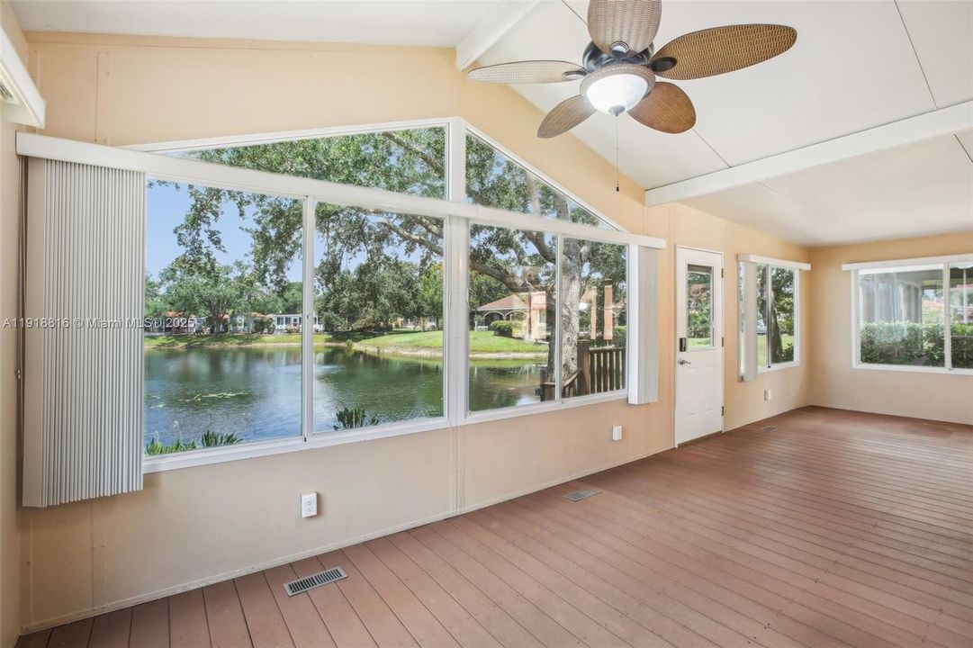 出租: $1,600 (1 贝兹, 2 浴室, 1250 平方英尺)