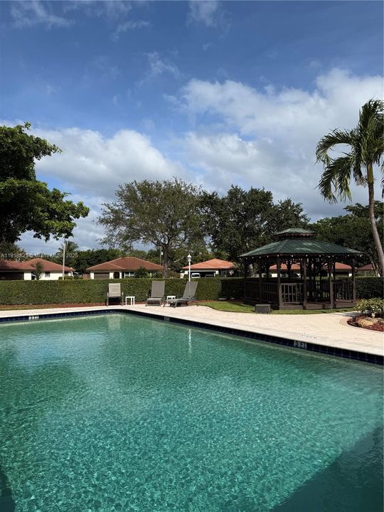 En Venta: $450,000 (2 camas, 2 baños, 1108 Pies cuadrados)