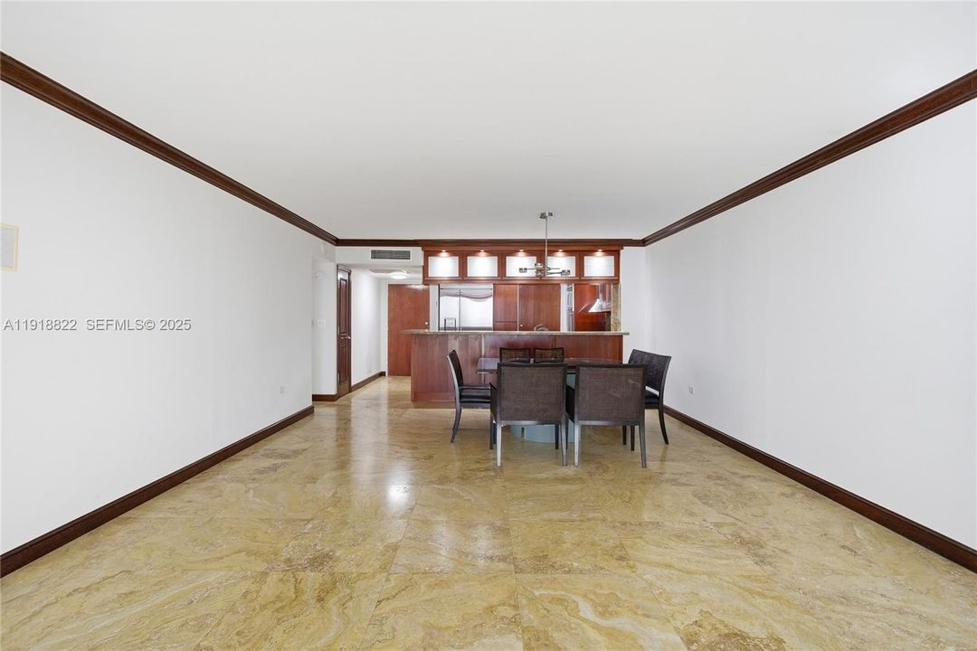 For Sale: $750,000 (2 beds, 2 baths, 1301 Square Feet)