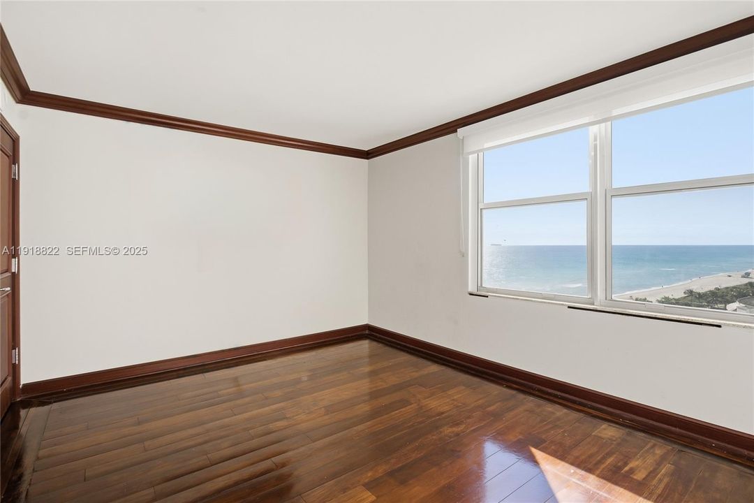 For Sale: $750,000 (2 beds, 2 baths, 1301 Square Feet)