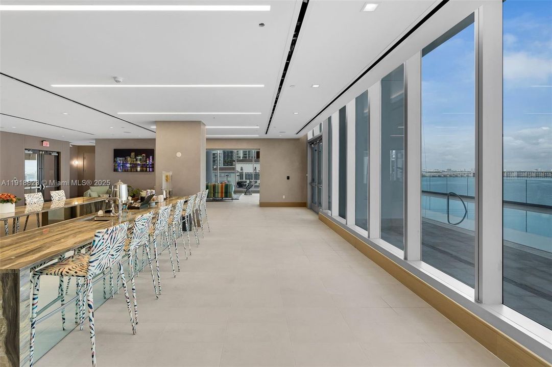 For Sale: $634,900 (1 beds, 1 baths, 680 Square Feet)