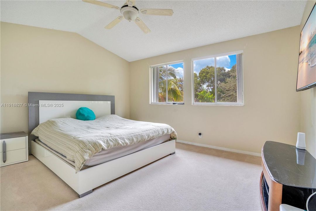 For Sale: $840,000 (4 beds, 2 baths, 2133 Square Feet)