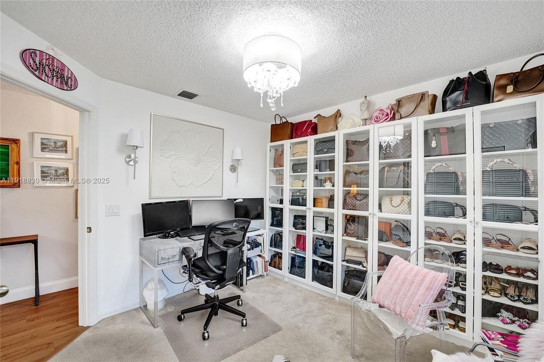 На продажу: $840,000 (4 спален, 2 ванн, 2324 Квадратных фут)