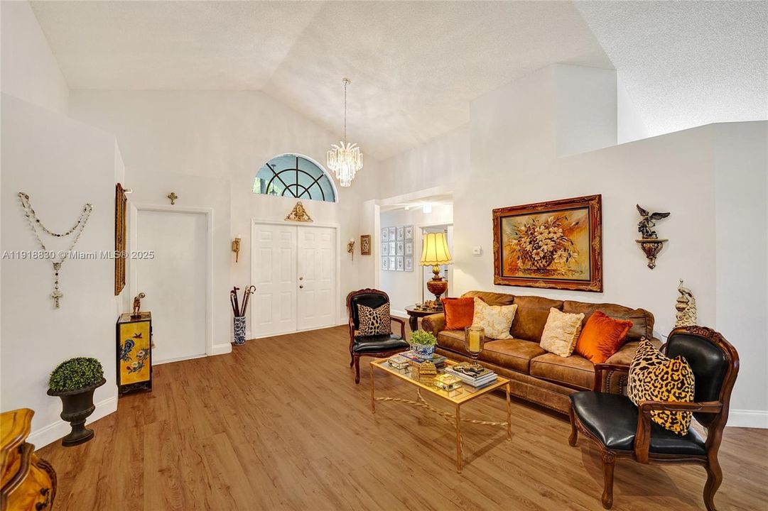 На продажу: $840,000 (4 спален, 2 ванн, 2324 Квадратных фут)